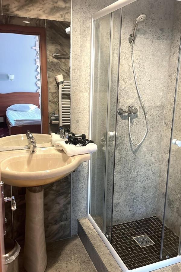 Hotel Sungarden Salin Turda Eksteriør bilde